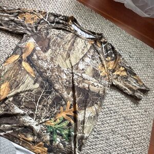 Realtree Short Sleeve Hunting Tee in Brown and Green Camo